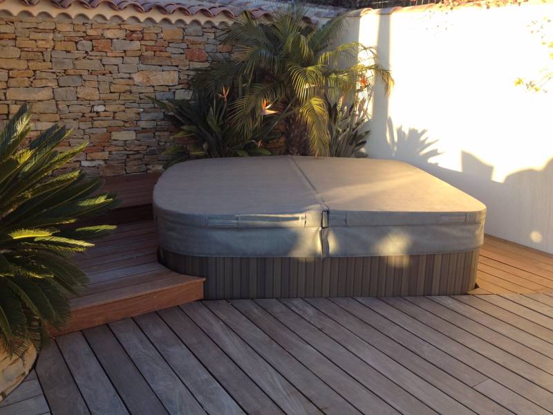 Installation de spa pour 5 personnes à La Ciotat