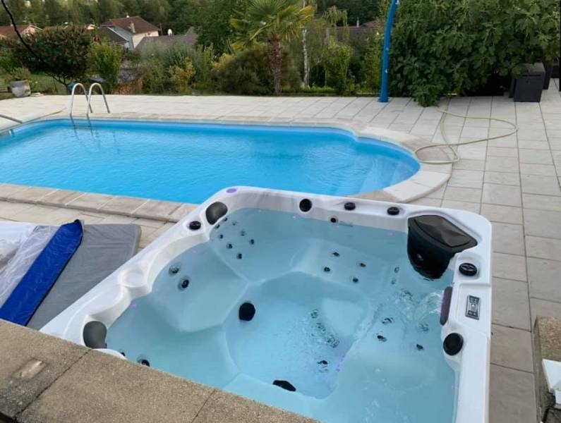 SPA VENDOM FIDJI 5 PLACES